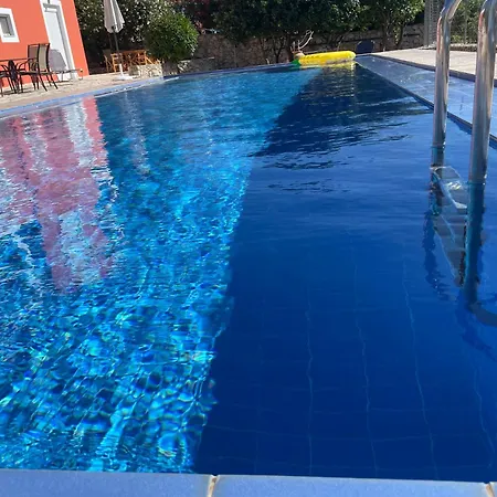 Dans Avec Piscine Privee, Calme, Proche Des Plages, Vues Et Montagnes *